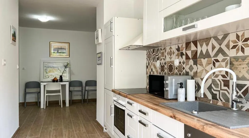 Ladovina Apartment Split
